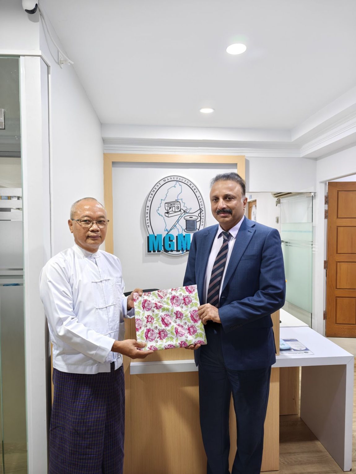Chairman of MGMA meets Ambassador of Parkistan Embassy Myanmar